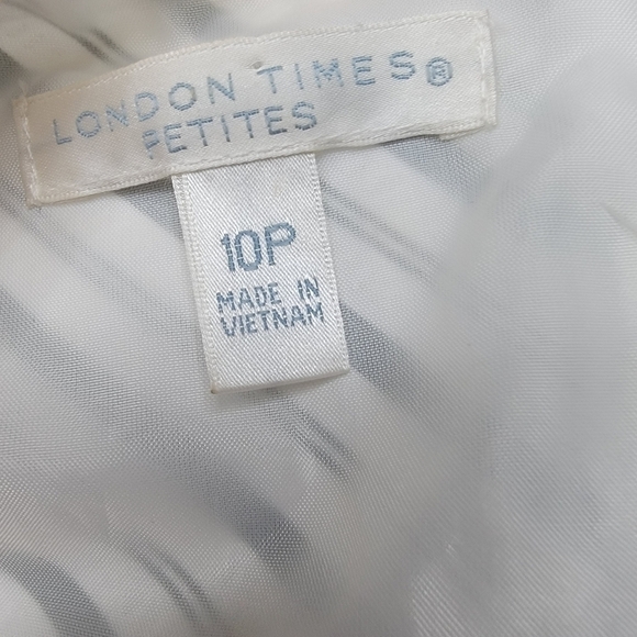 𝅺LONDON Times Dress - Picture 4 of 5